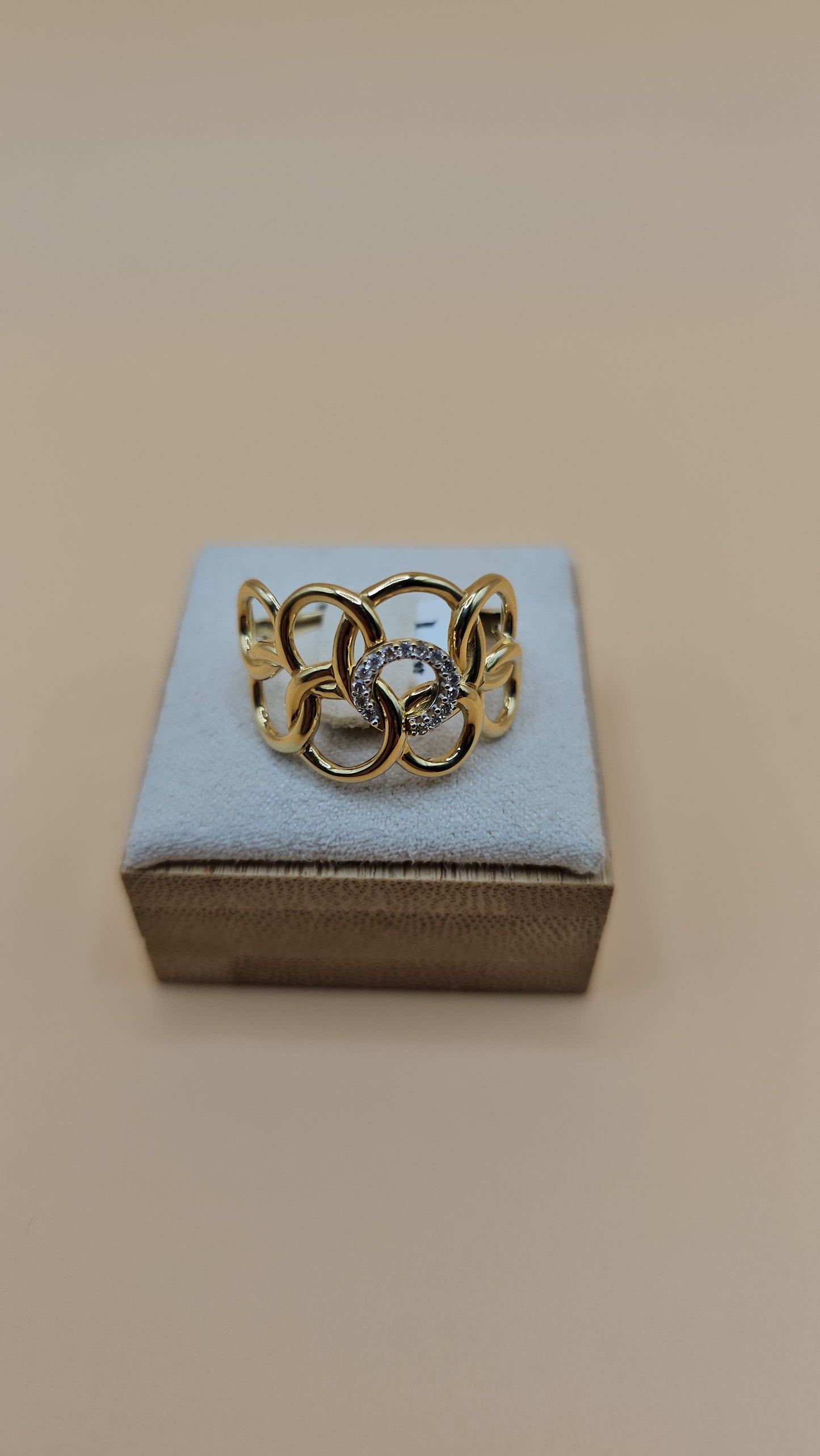 Diamond circles
