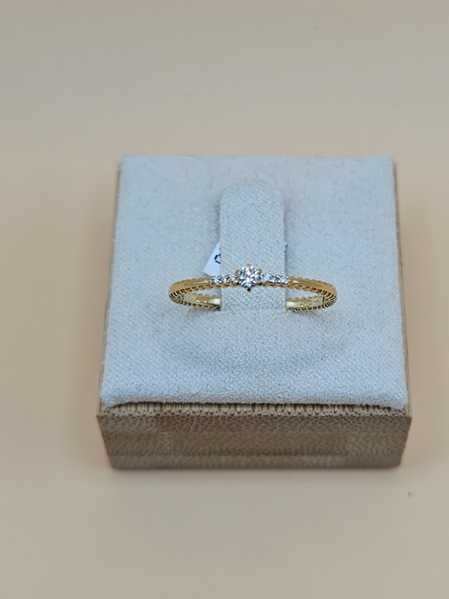 Diamond engagement ring