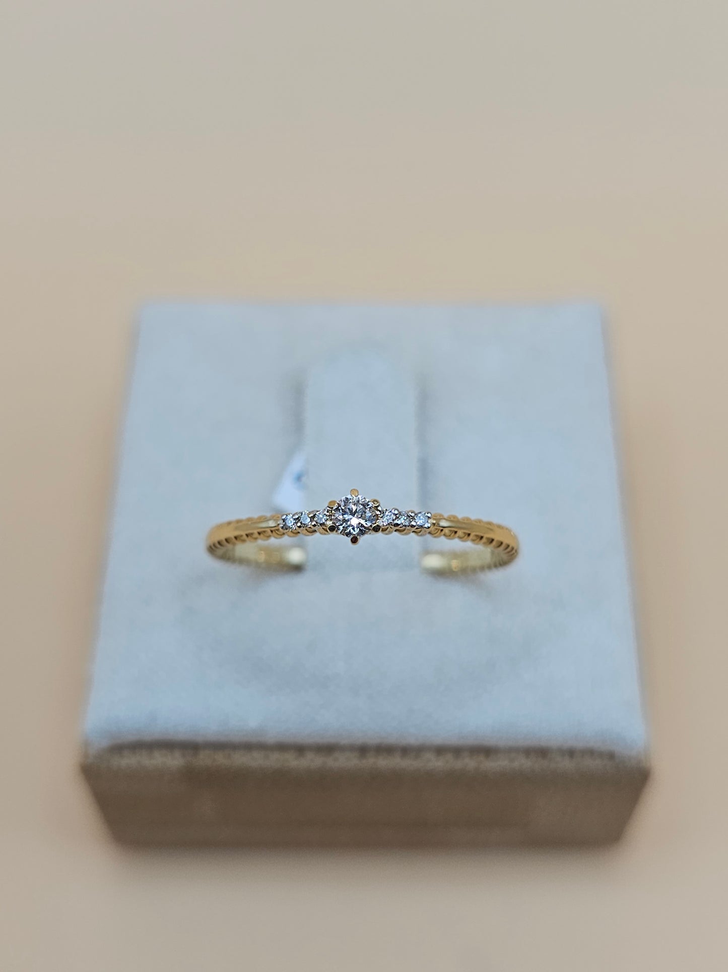 Diamond engagement ring