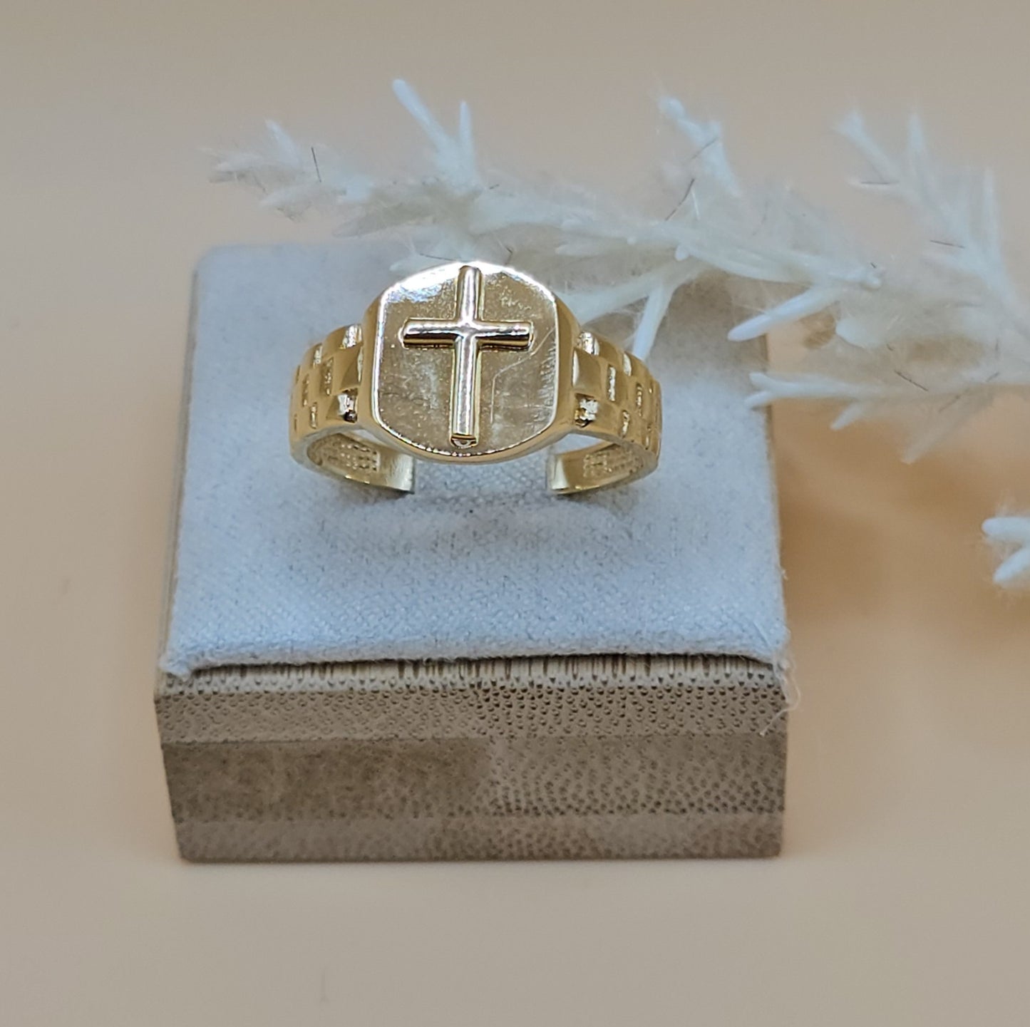 Religious ring