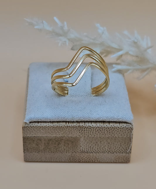 Fashion V Design ring