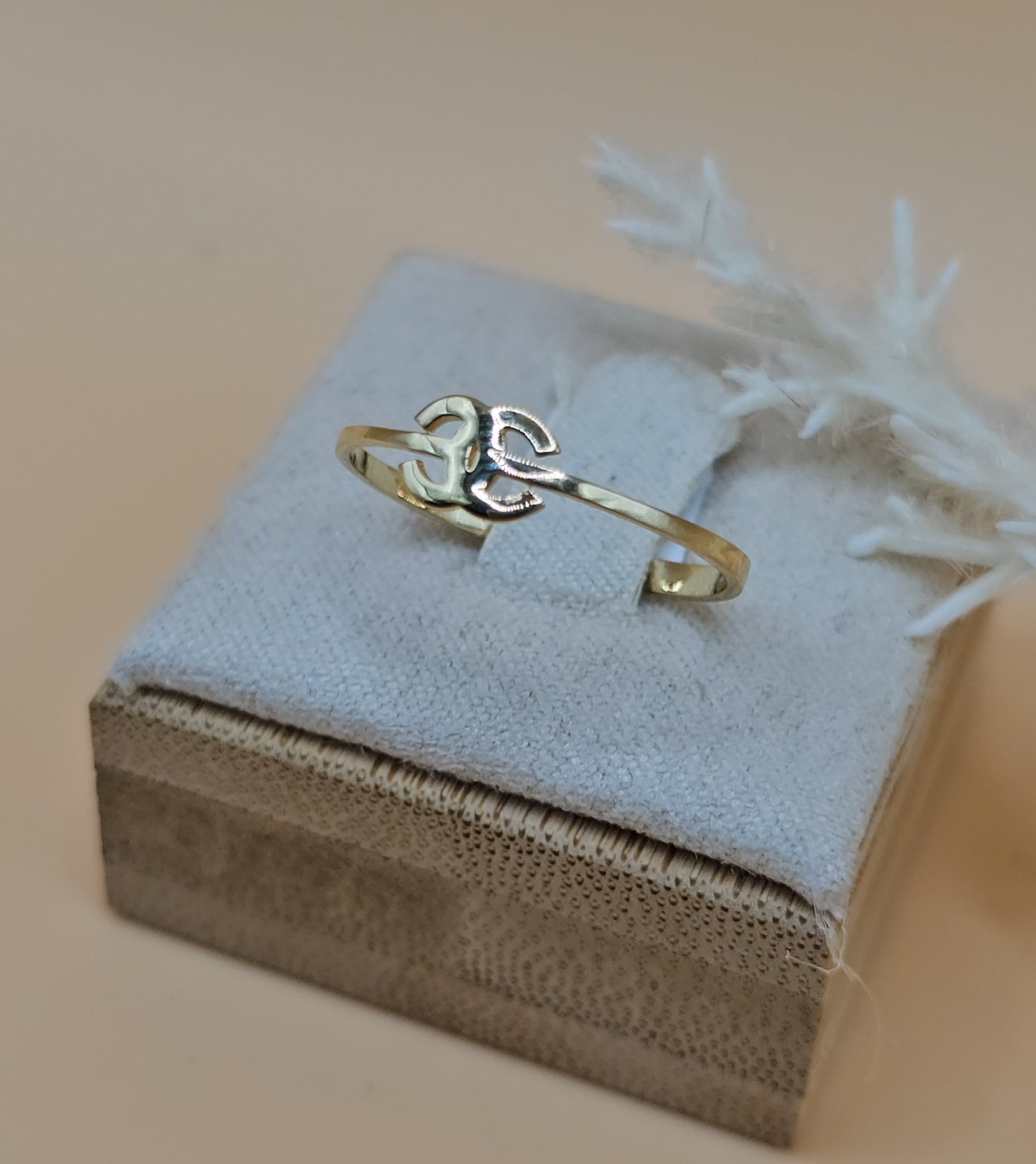 Delicate ring
