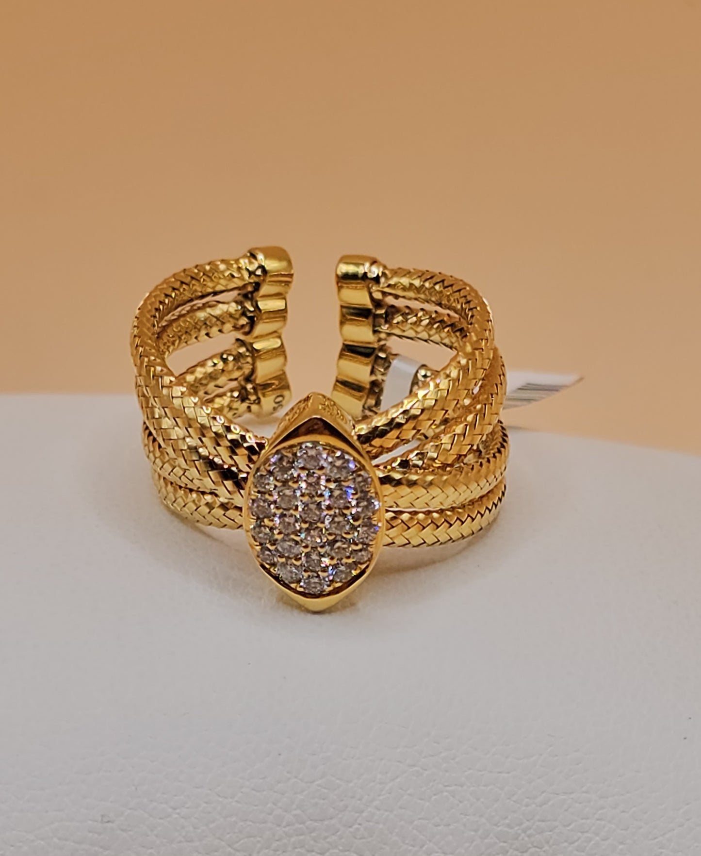 Flexible diamond ring