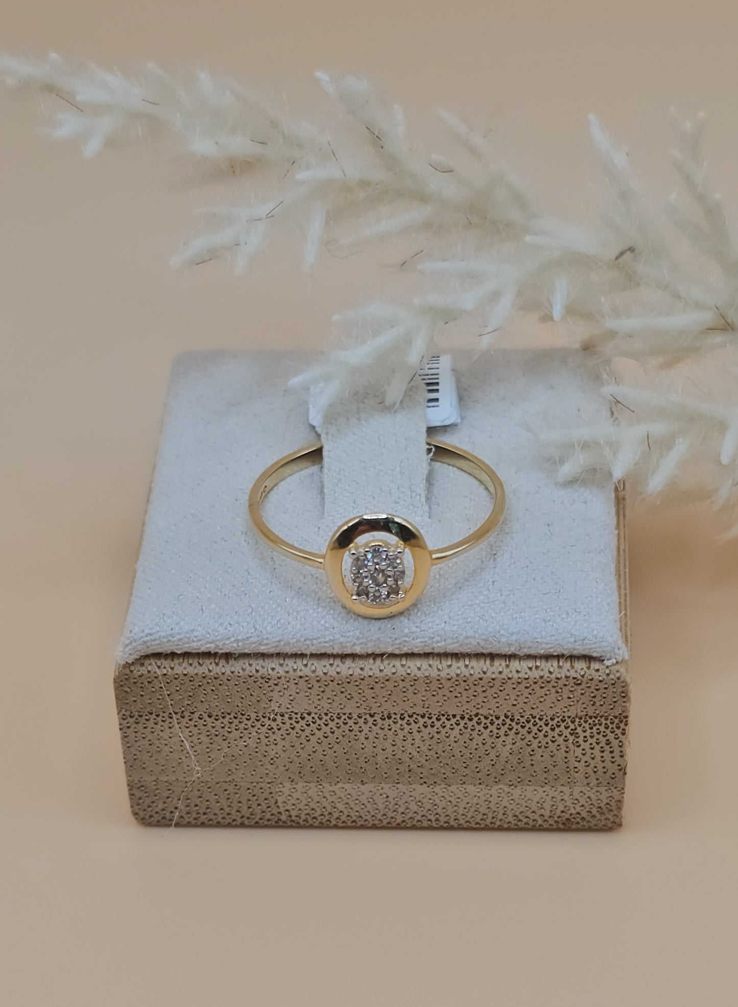 Diamond ring