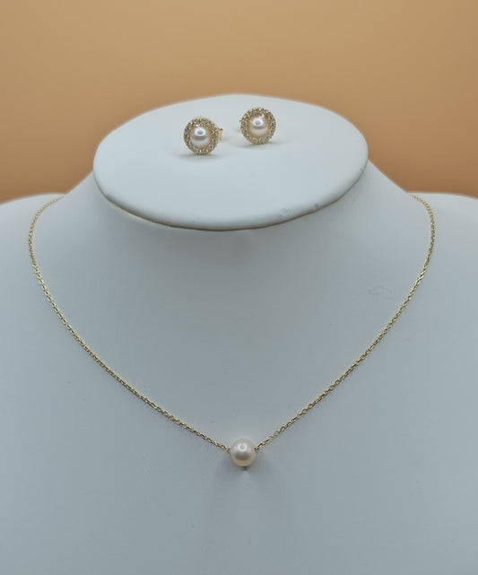 Classic pearl set