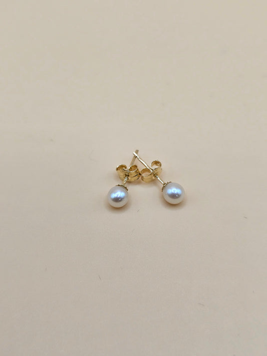 Pearl earrings
