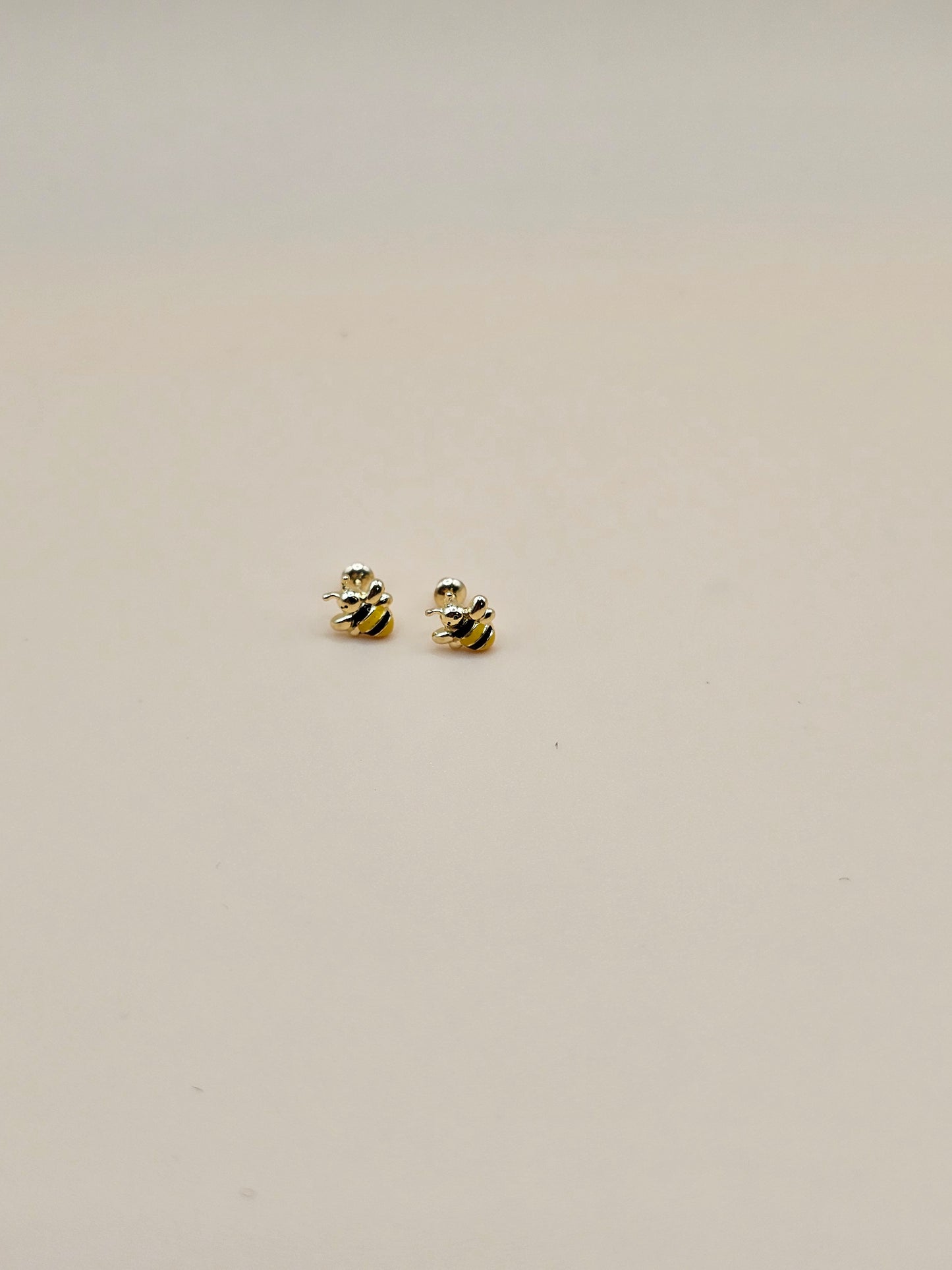 Little bee kids earring 🐝