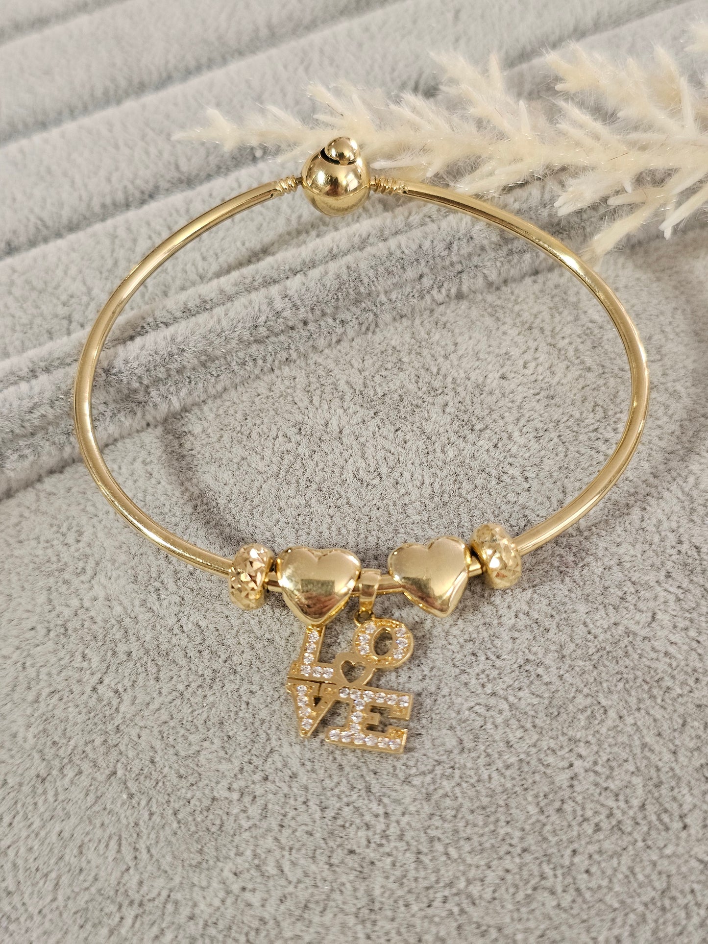 Bracelet love