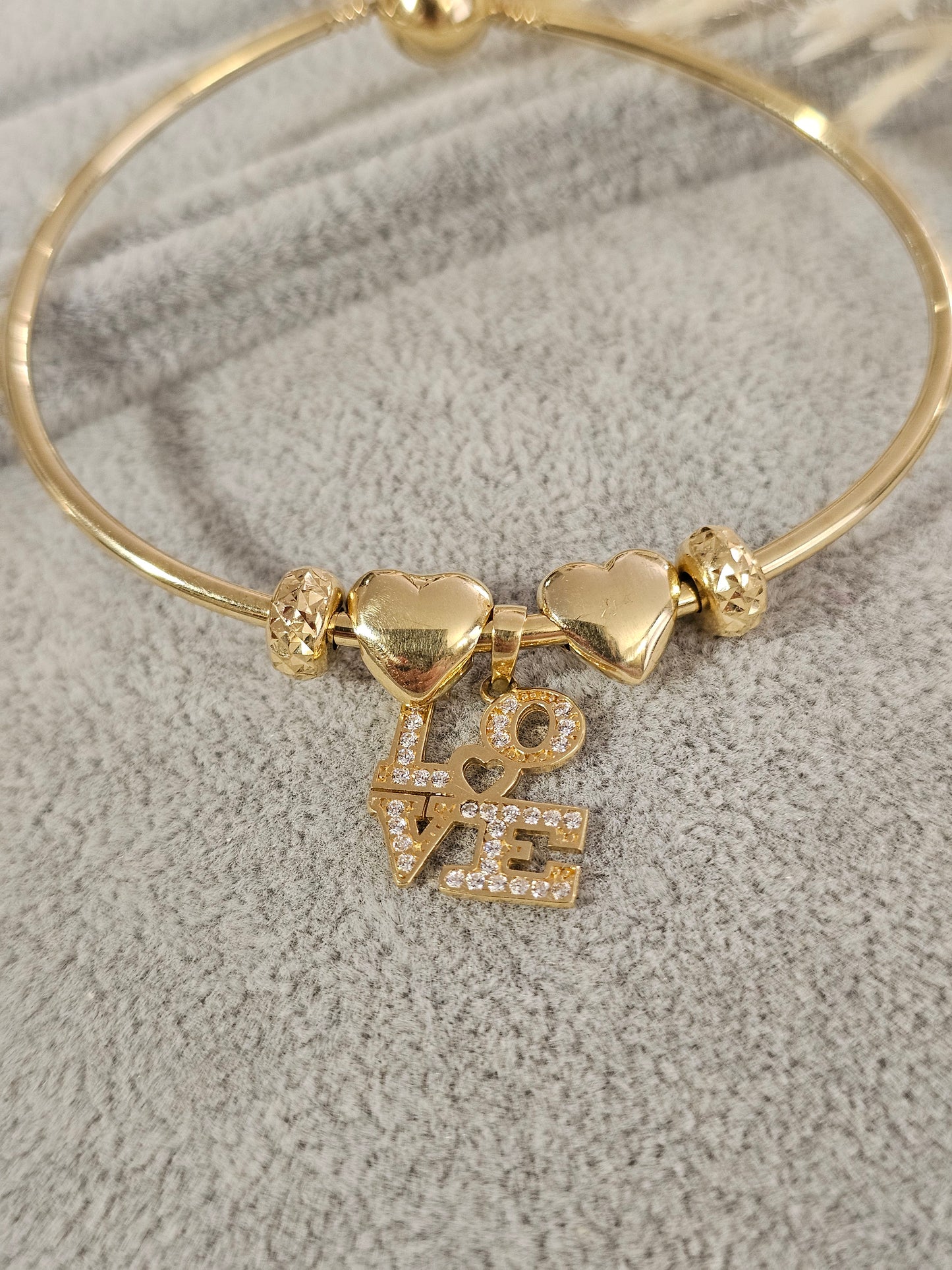 Bracelet love