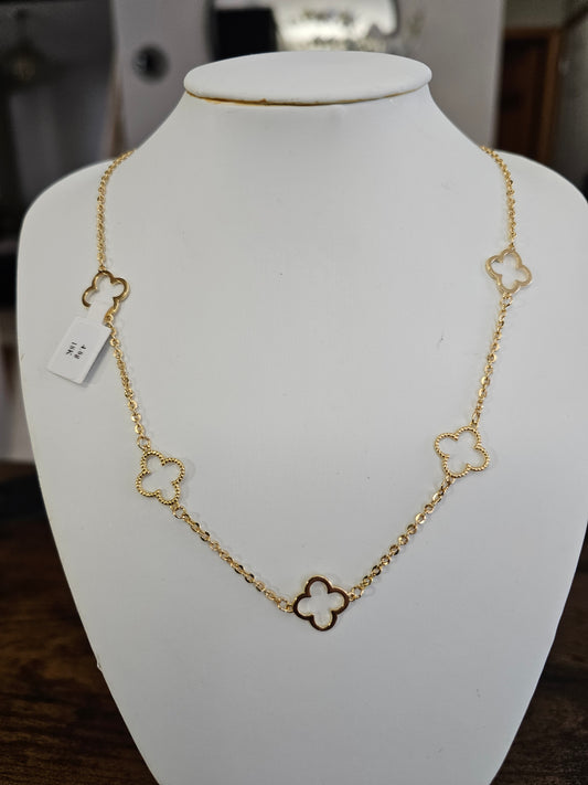 Clover necklace