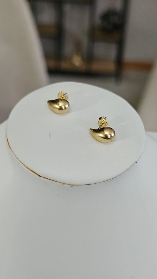 Mini drop earring