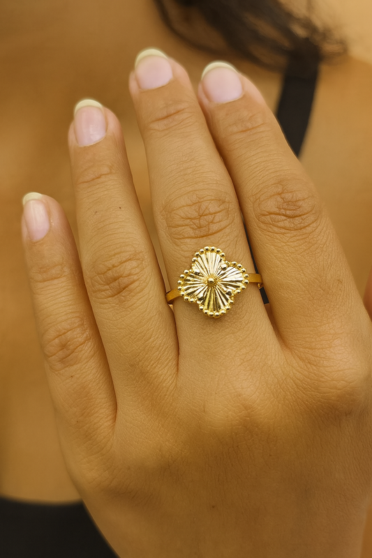 Cleef ring