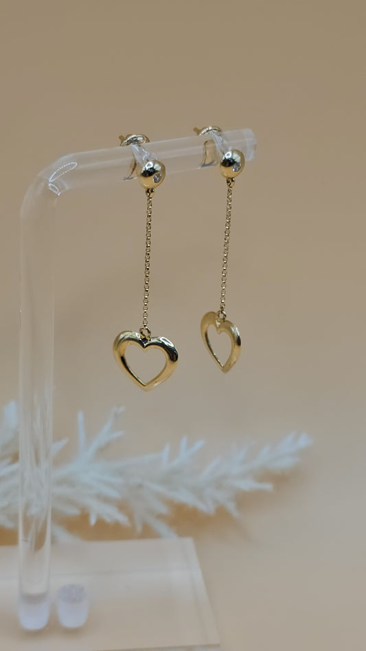 Delicate love earring