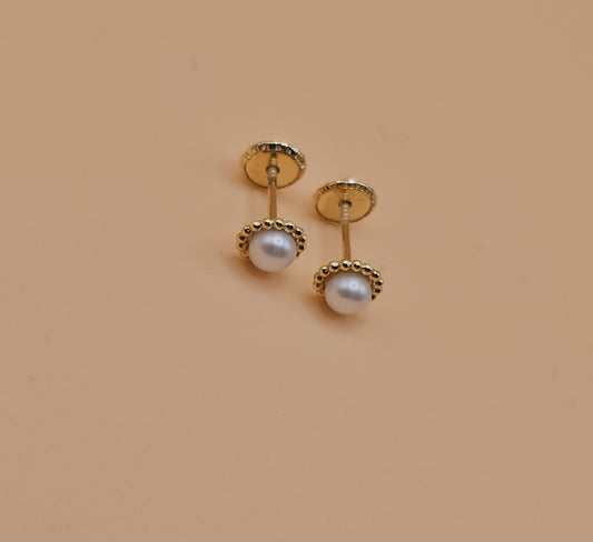 Kids earing pearl