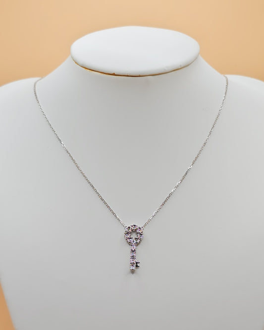White gold diamond key 🔑